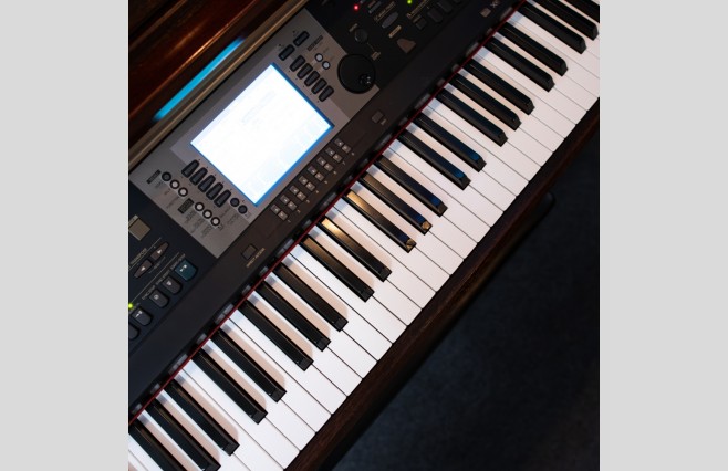 Used Yamaha CVP205 Satin Mahogany Digital Piano Complete Package (SN:601161) - Image 6